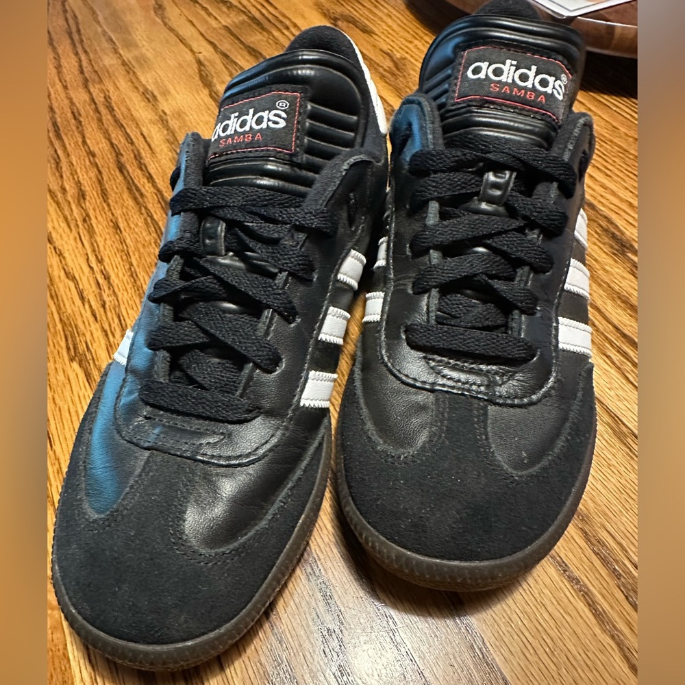 Adidas Black and White Sneakers Versatile Classic Design